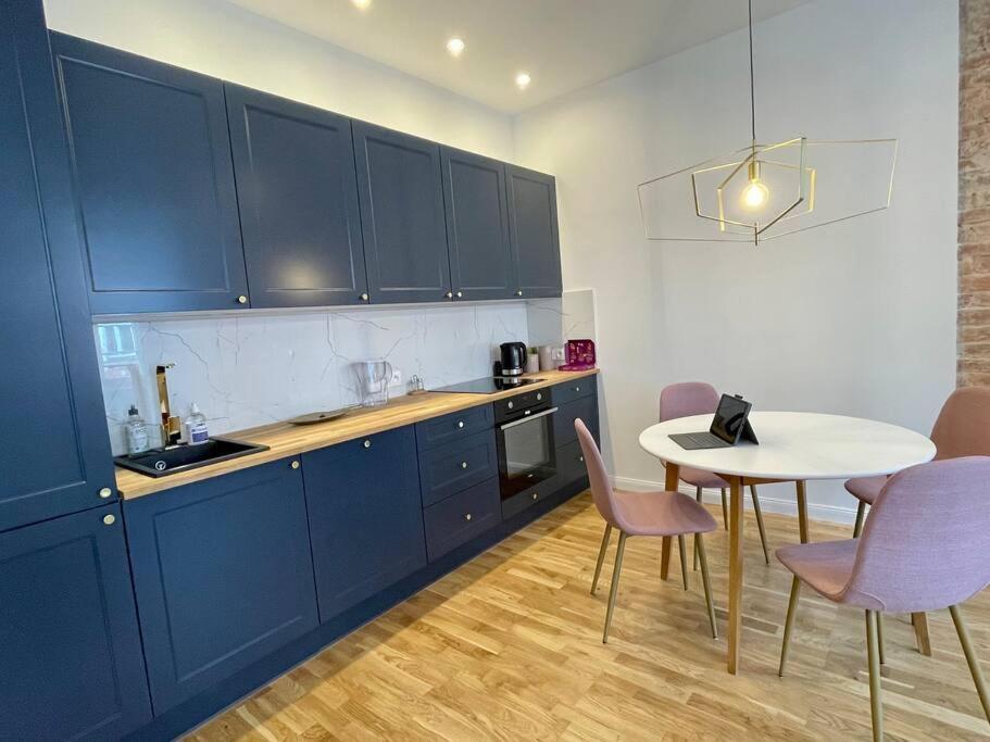 Luxury Apartment In Gliwice Near Town Square Exteriör bild